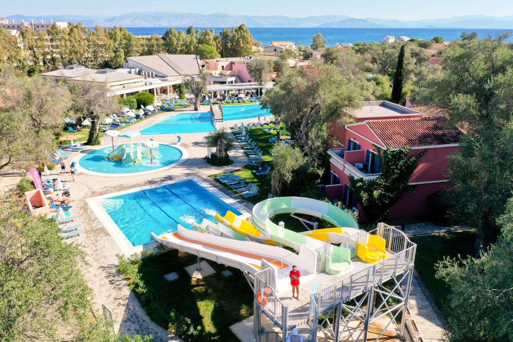 Sentido Apollo Palace Mesongí Eksteriør billede Aerial view of the hotel
